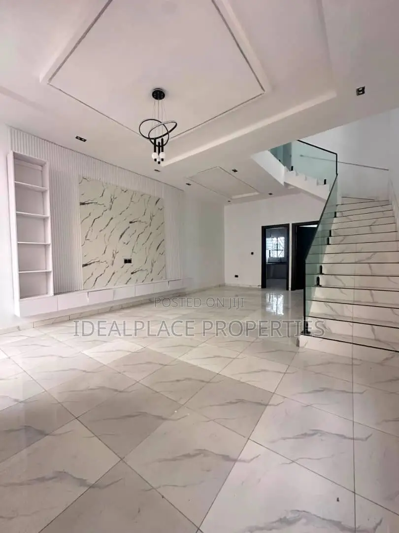 4bdrm Duplex in Ikota for sale in Ikota