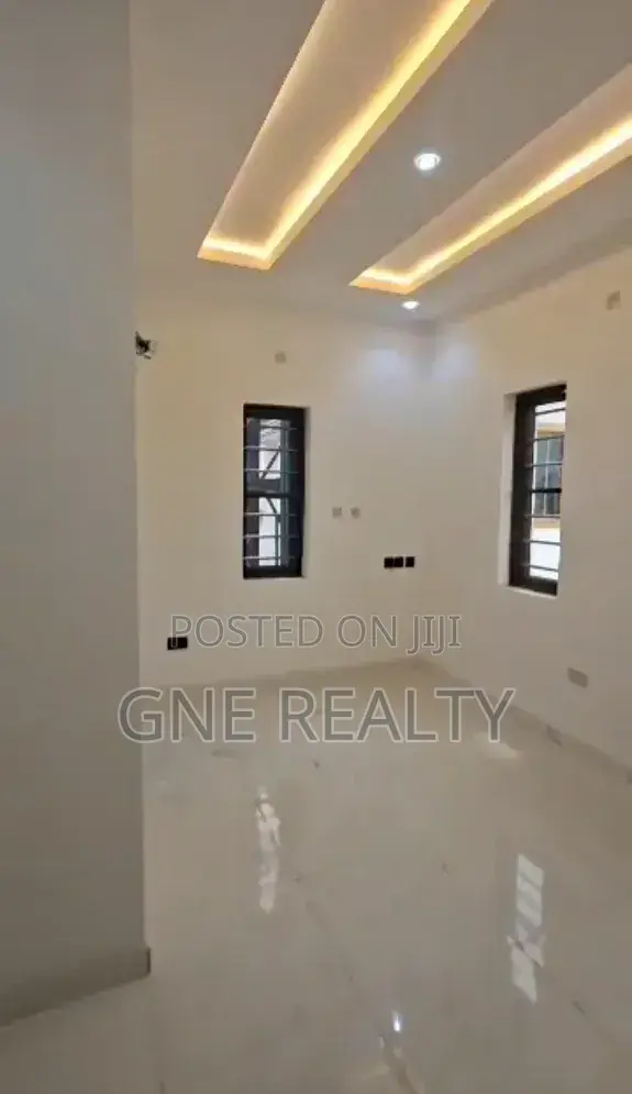 Furnished 2bdrm Block of Flats in Ago Palace for sale in Ago Palace