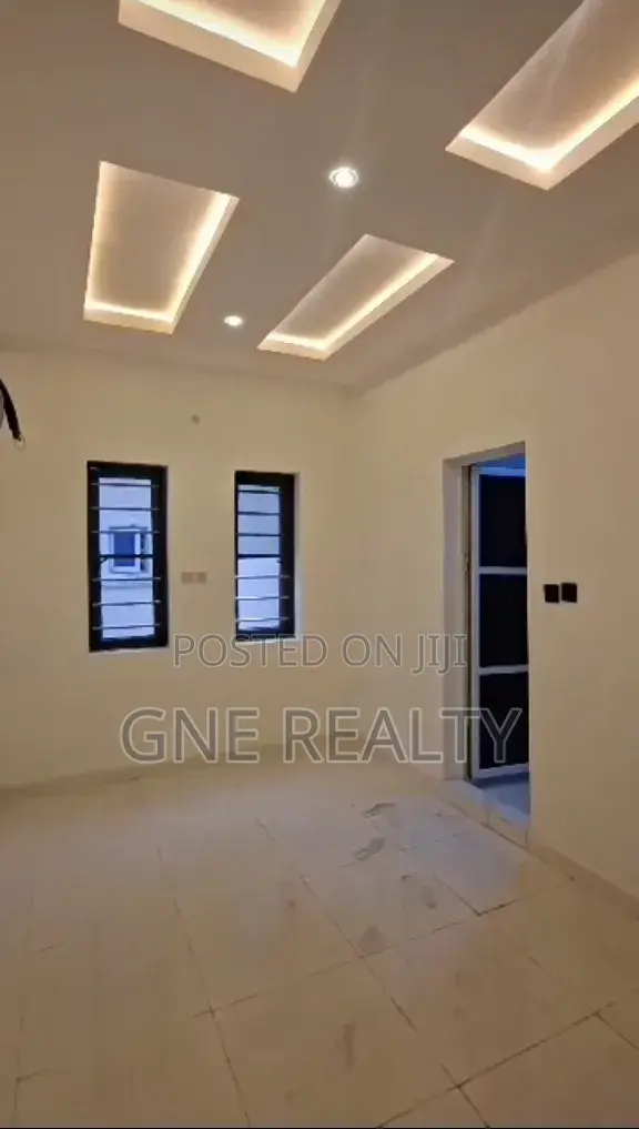 Furnished 2bdrm Block of Flats in Ago Palace for sale in Ago Palace