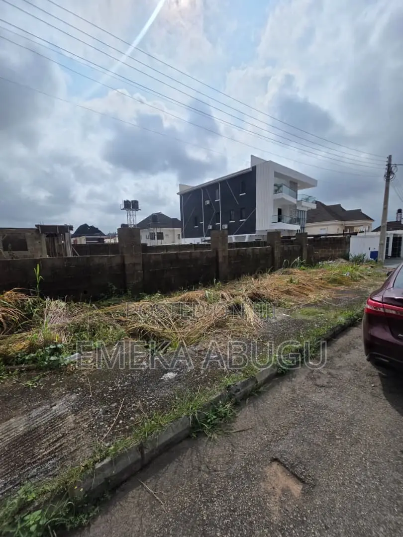 For Sale: 861sqm Size of Land at Kolapo Ishola GRA in Akobo