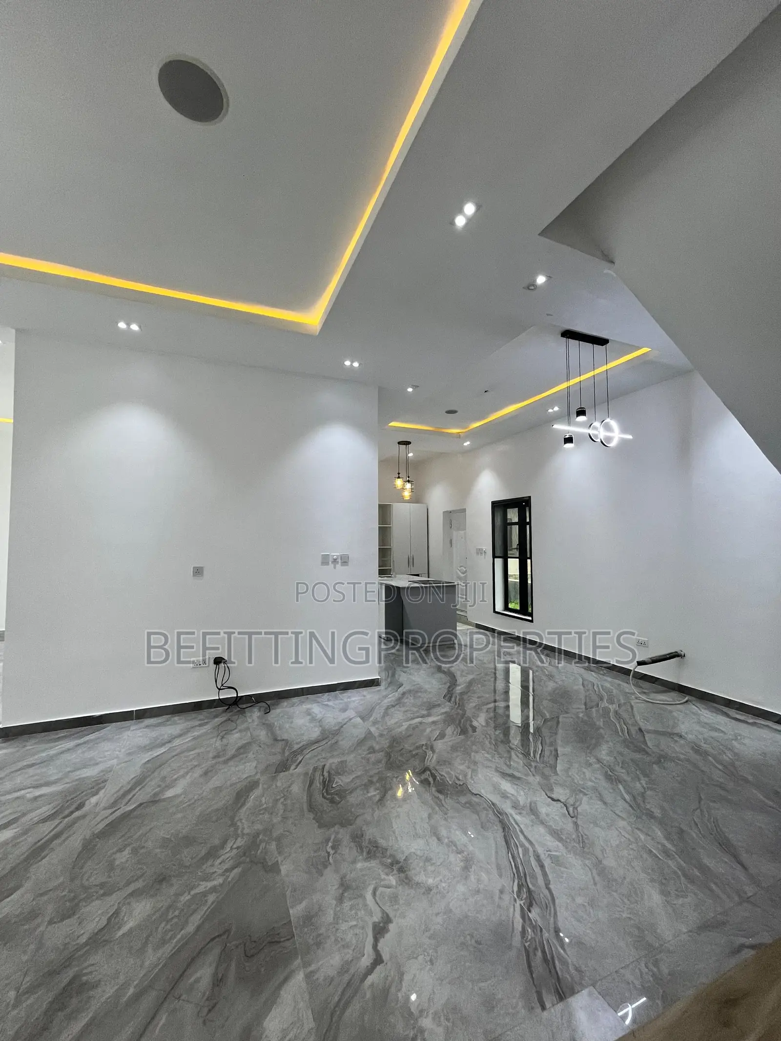 5bdrm Duplex in Lekki for sale in Lekki