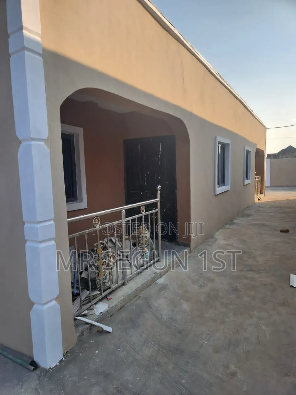 1bdrm Block of Flats in Hasan, Akala Express for rent in Akala Express