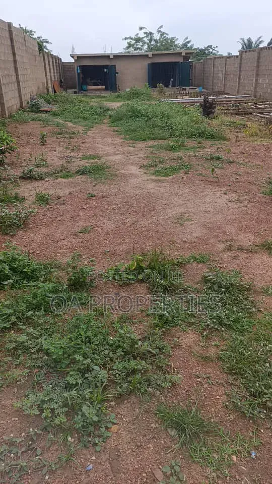 `A Property Facing the Major Road With a Spacious Decking Warehouse, in Ibadan