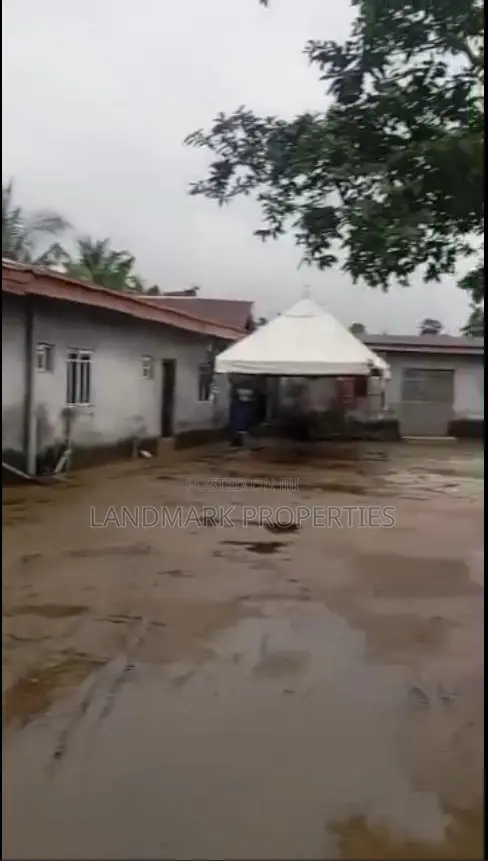10bdrm Bungalow in Osisioma Ngwa for sale in Osisioma Ngwa
