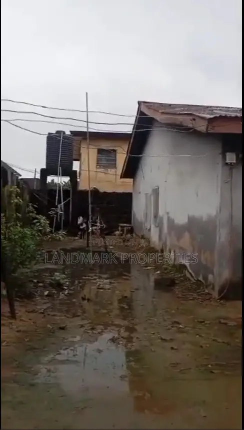 10bdrm Bungalow in Osisioma Ngwa for sale in Osisioma Ngwa