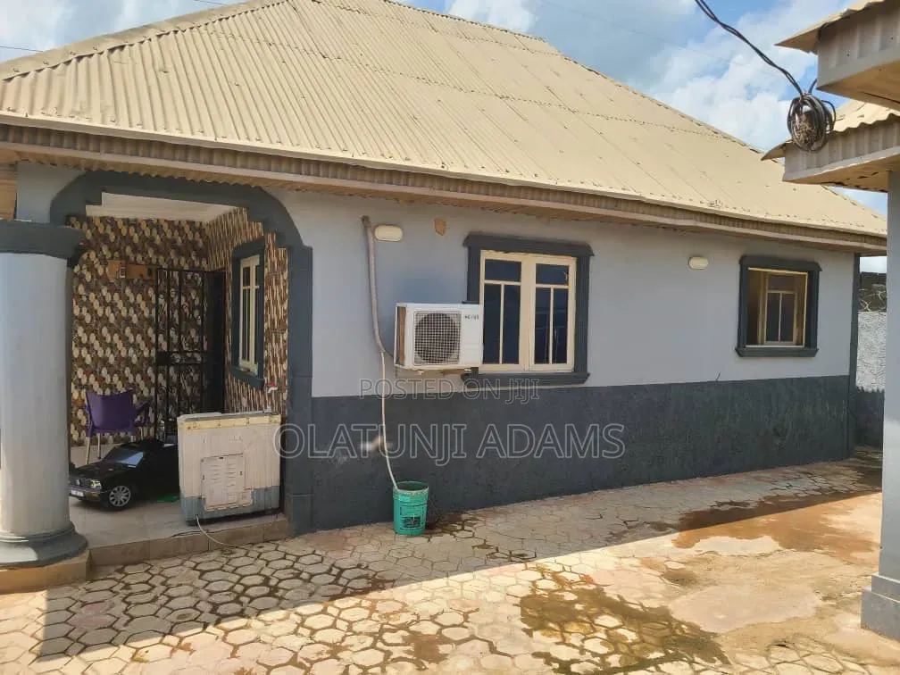 Furnished 3bdrm Bungalow in Akede Area Okebale for sale in Osogbo