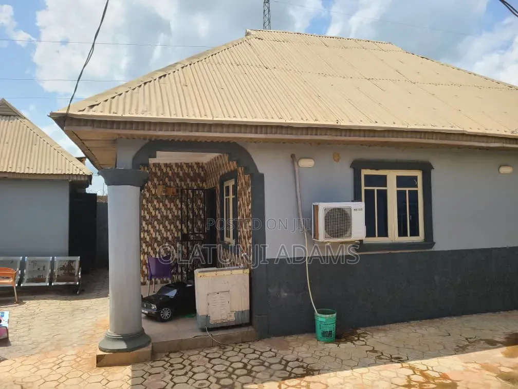 Furnished 3bdrm Bungalow in Akede Area Okebale for sale in Osogbo