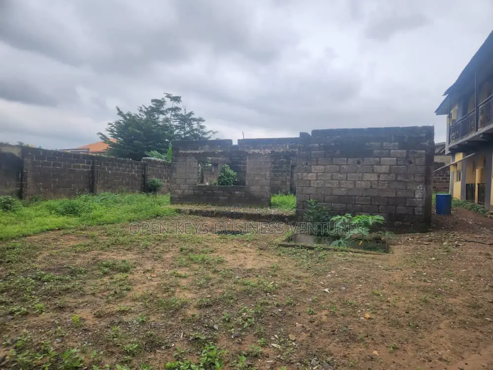 3bdrm Block of Flats in Ologede Estate, New, Akala Express for sale in Akala Express