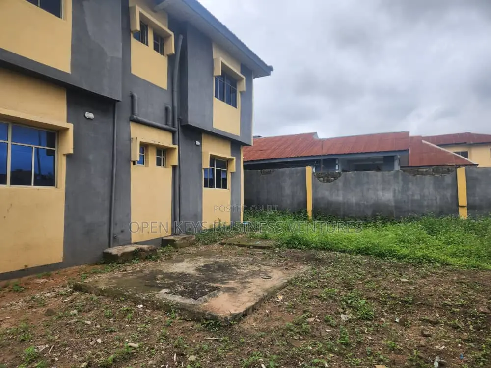 3bdrm Block of Flats in Ologede Estate, New, Akala Express for sale in Akala Express