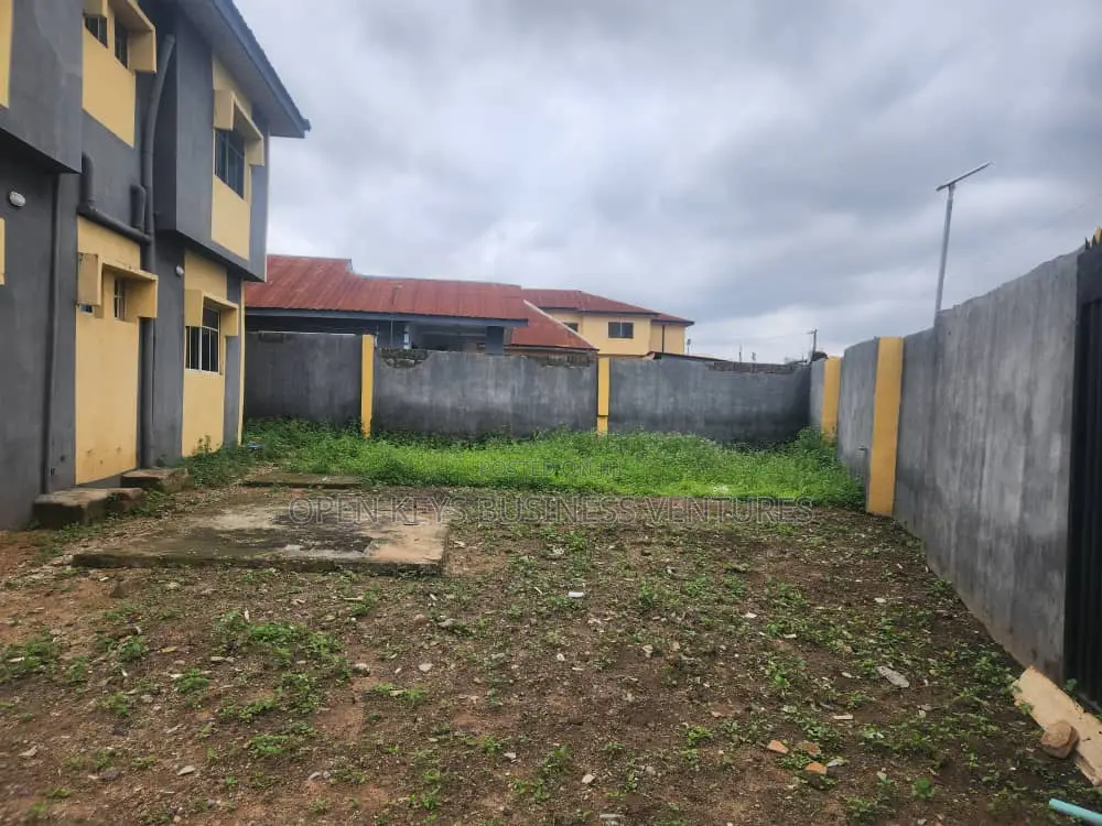 3bdrm Block of Flats in Ologede Estate, New, Akala Express for sale in Akala Express
