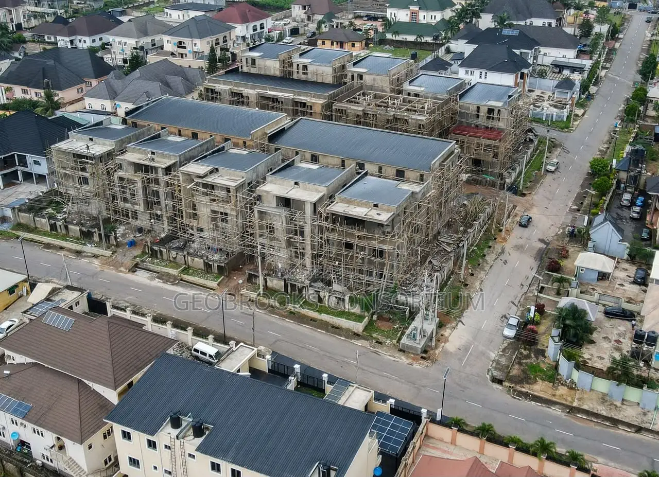 4bdrm Penthouse in Kolapo Ishola Gra, Akobo for sale in Akobo