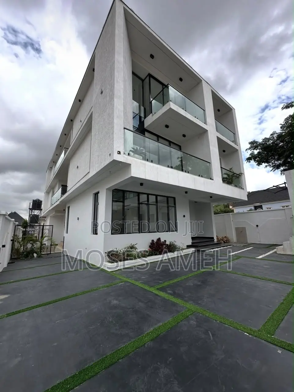 5bdrm Duplex in Apo Resettlement for sale in Apo Resettlement
