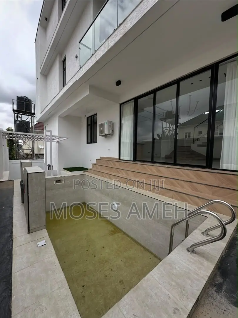 5bdrm Duplex in Apo Resettlement for sale in Apo Resettlement
