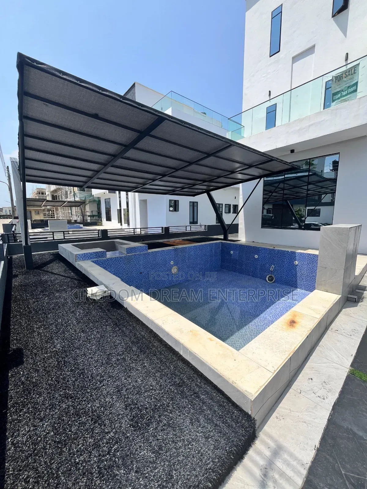 5bdrm Duplex in Victory Park Estate for sale in Osapa london
