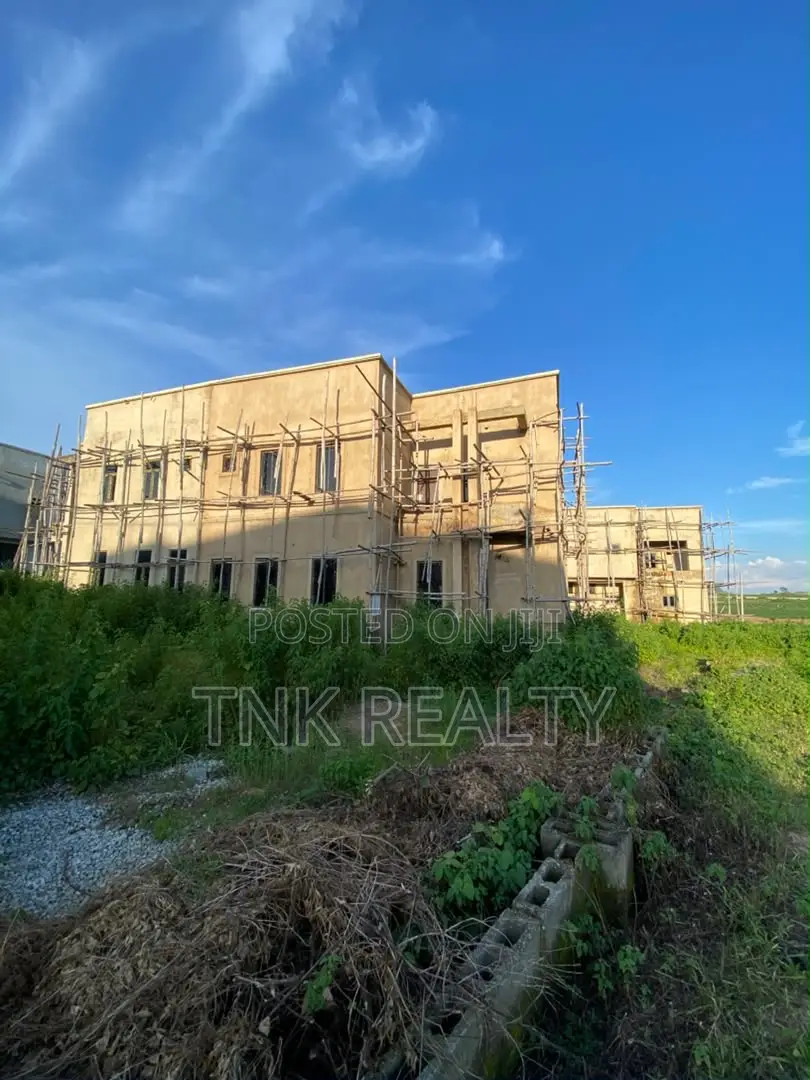 4bdrm Duplex in Maralago Lake City, Karsana for sale in Karsana