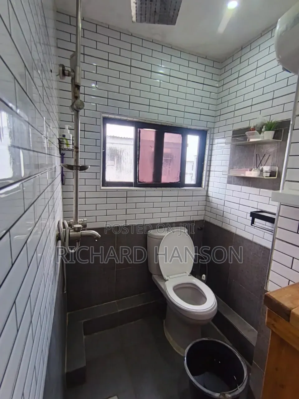 1bdrm Shared Apartment in Female 📌👇(Ikoyi), Abraham Adesanya Estate in Abraham Adesanya Estate
