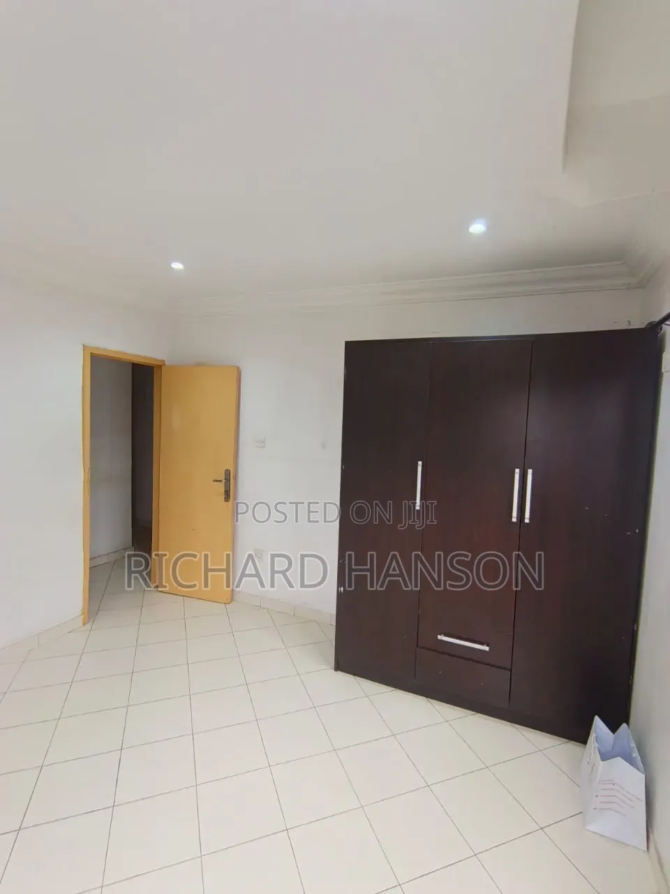 1bdrm Shared Apartment in Female 📌👇(Ikoyi), Abraham Adesanya Estate in Abraham Adesanya Estate