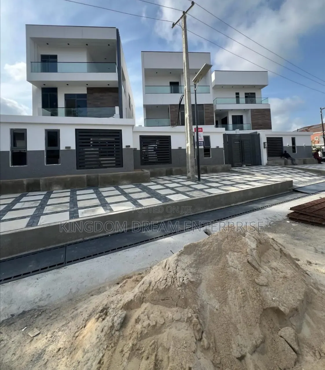 5bdrm Duplex in Lekki Phase 1 Lagos for sale in Lekki Phase 1