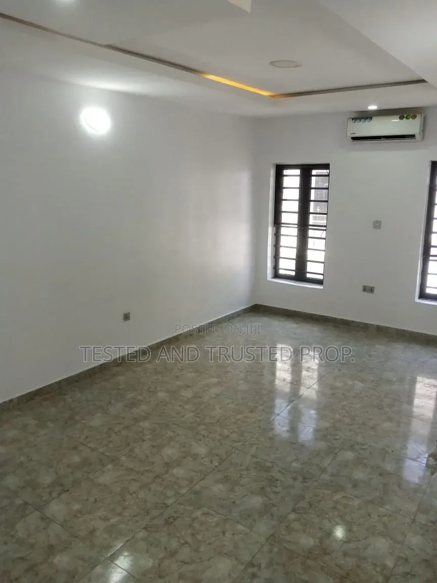 Furnished 2bdrm Apartment in Orchid Road Lekki, Chevron for rent in Chevron