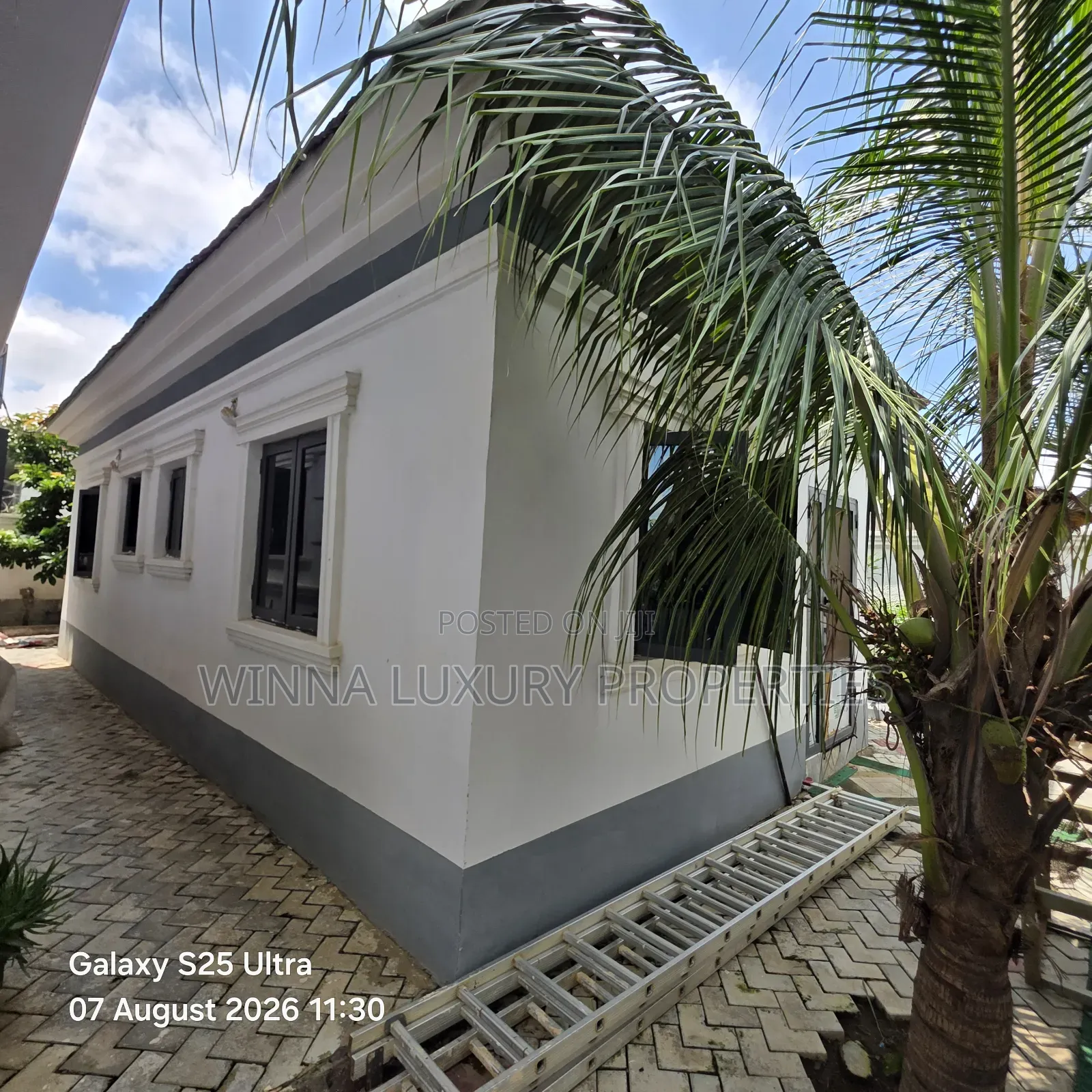 6bdrm Duplex in Monarch Estate, Lugbe District for sale in Lugbe District