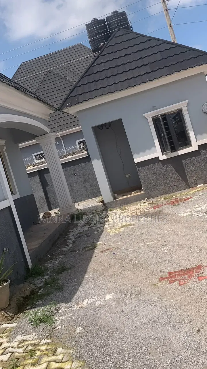 3bdrm Bungalow in Pyakasa Axis, Lugbe District for sale in Lugbe District