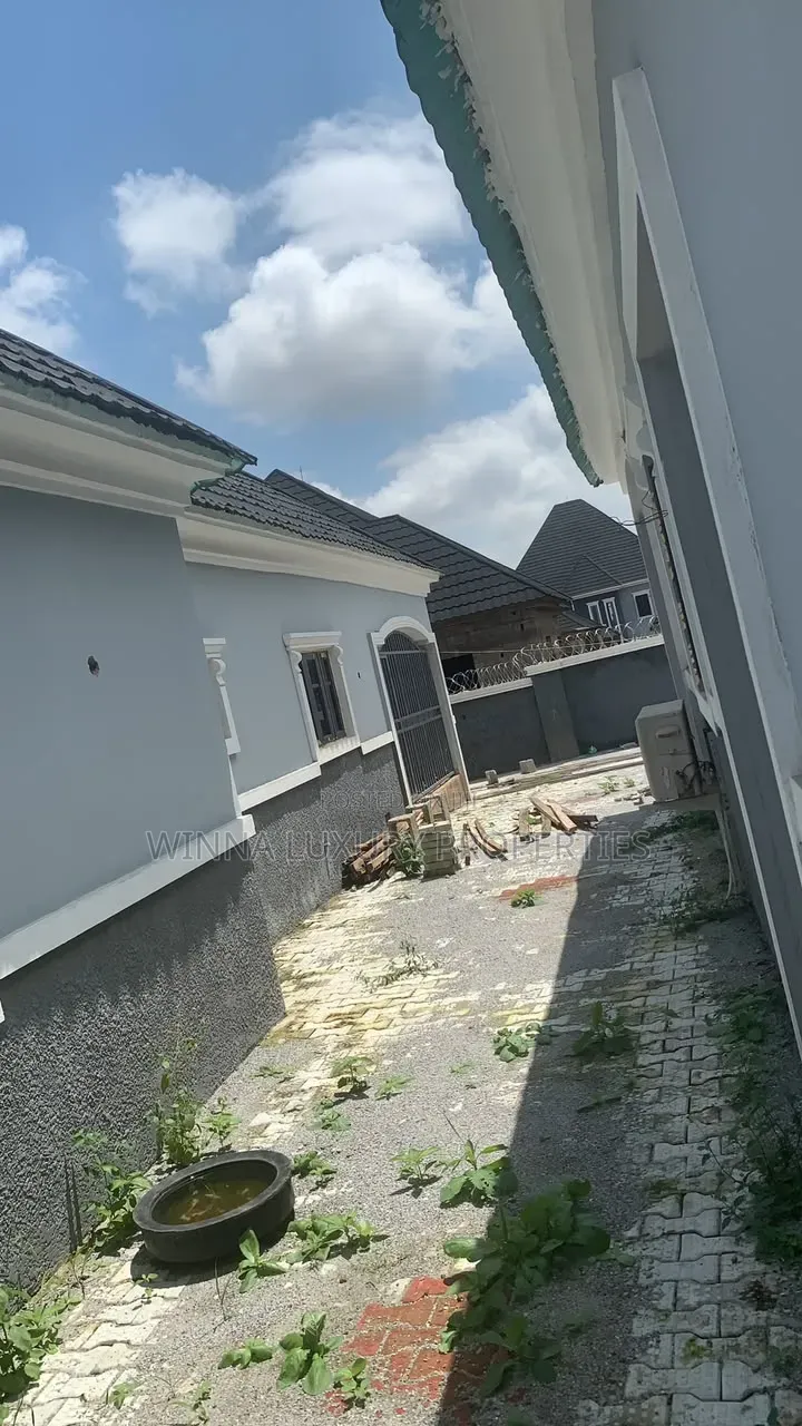3bdrm Bungalow in Pyakasa Axis, Lugbe District for sale in Lugbe District