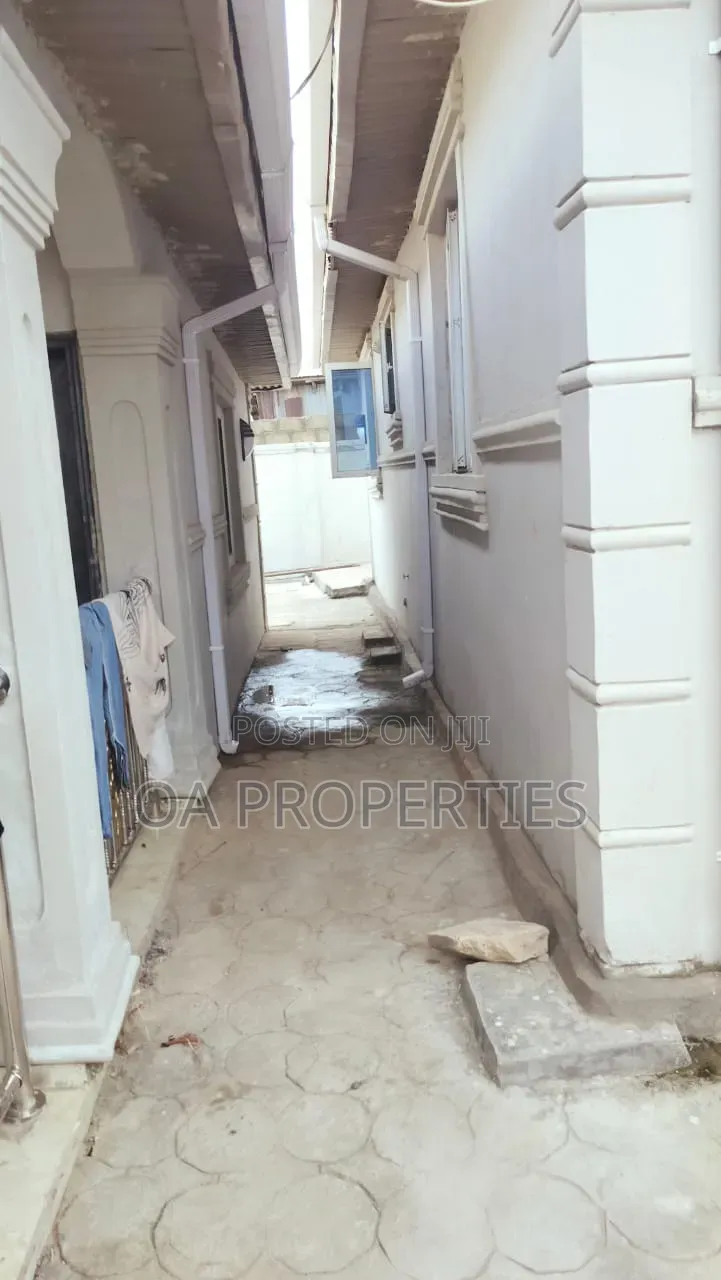 3bdrm Bungalow in Near Airport Alakia for sale in Ibadan