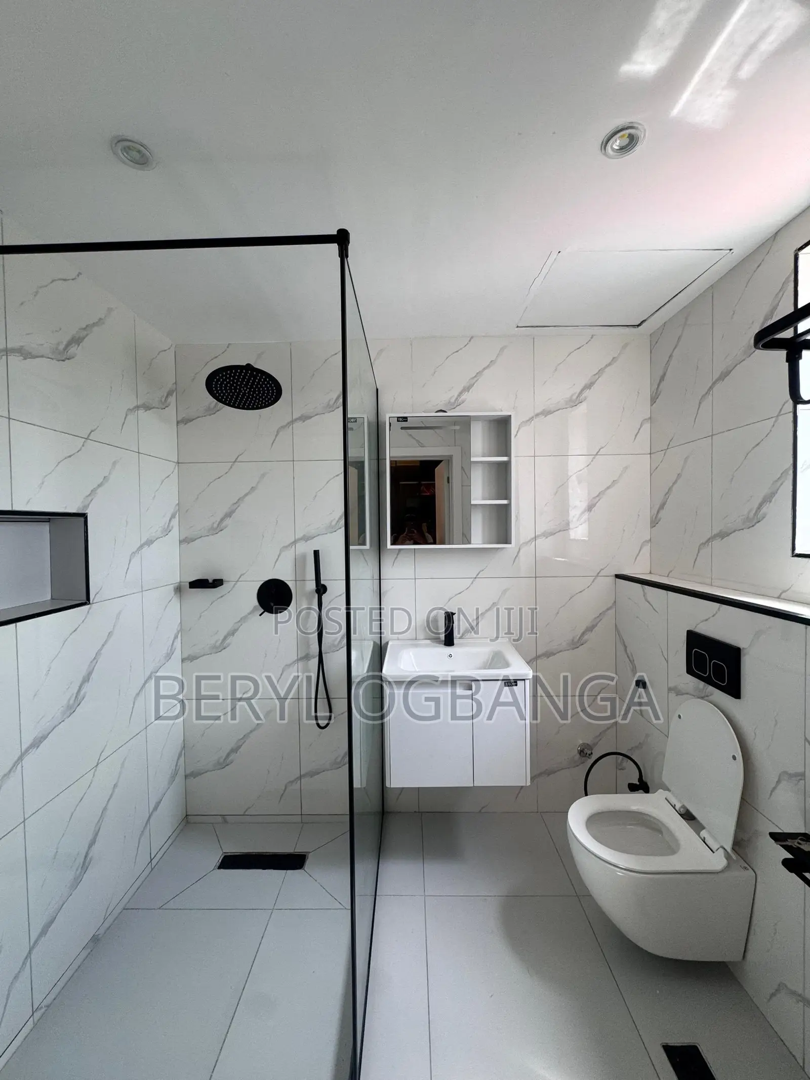 Furnished 3bdrm Apartment in Ademola Adetokunbo for rent in Ademola Adetokunbo