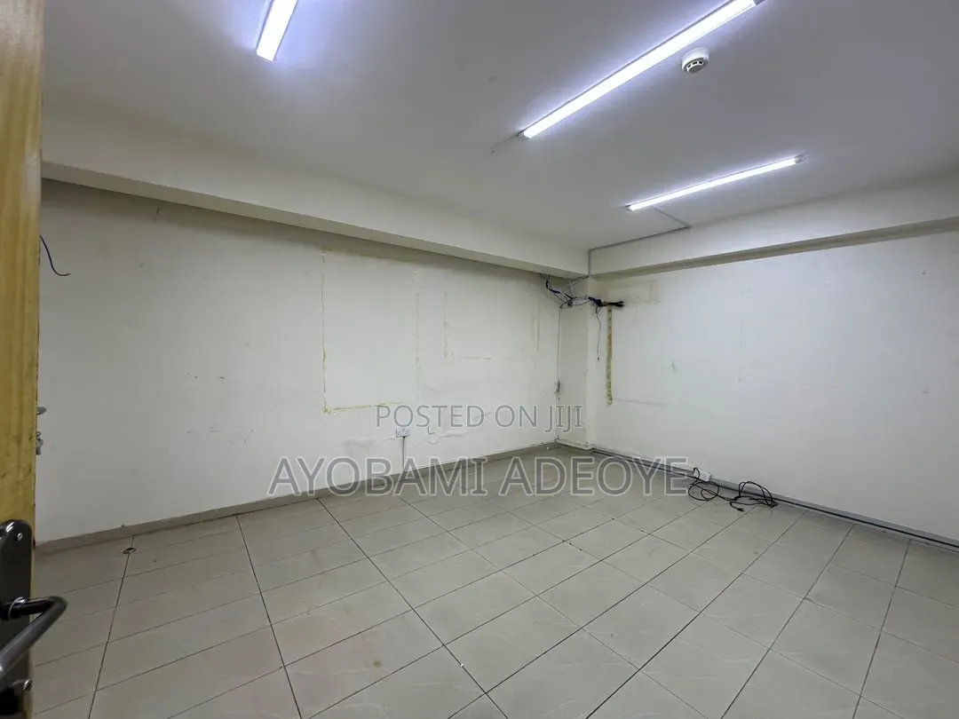 195sqm Office/Shop at Oniru Victoria Island in Lekki Phase 1