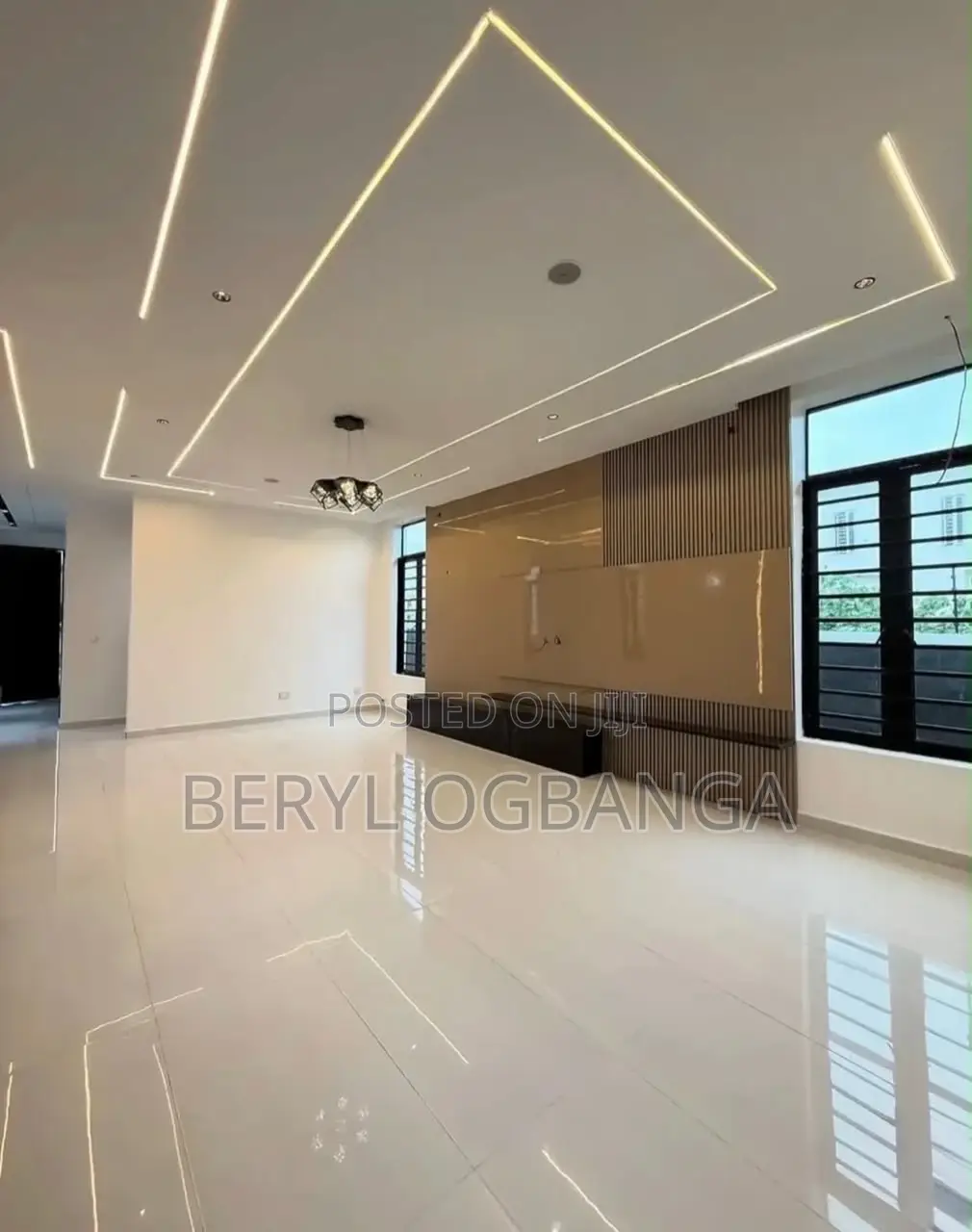 5bdrm Duplex in Lekki Phase 2 for sale in Lekki Phase 2