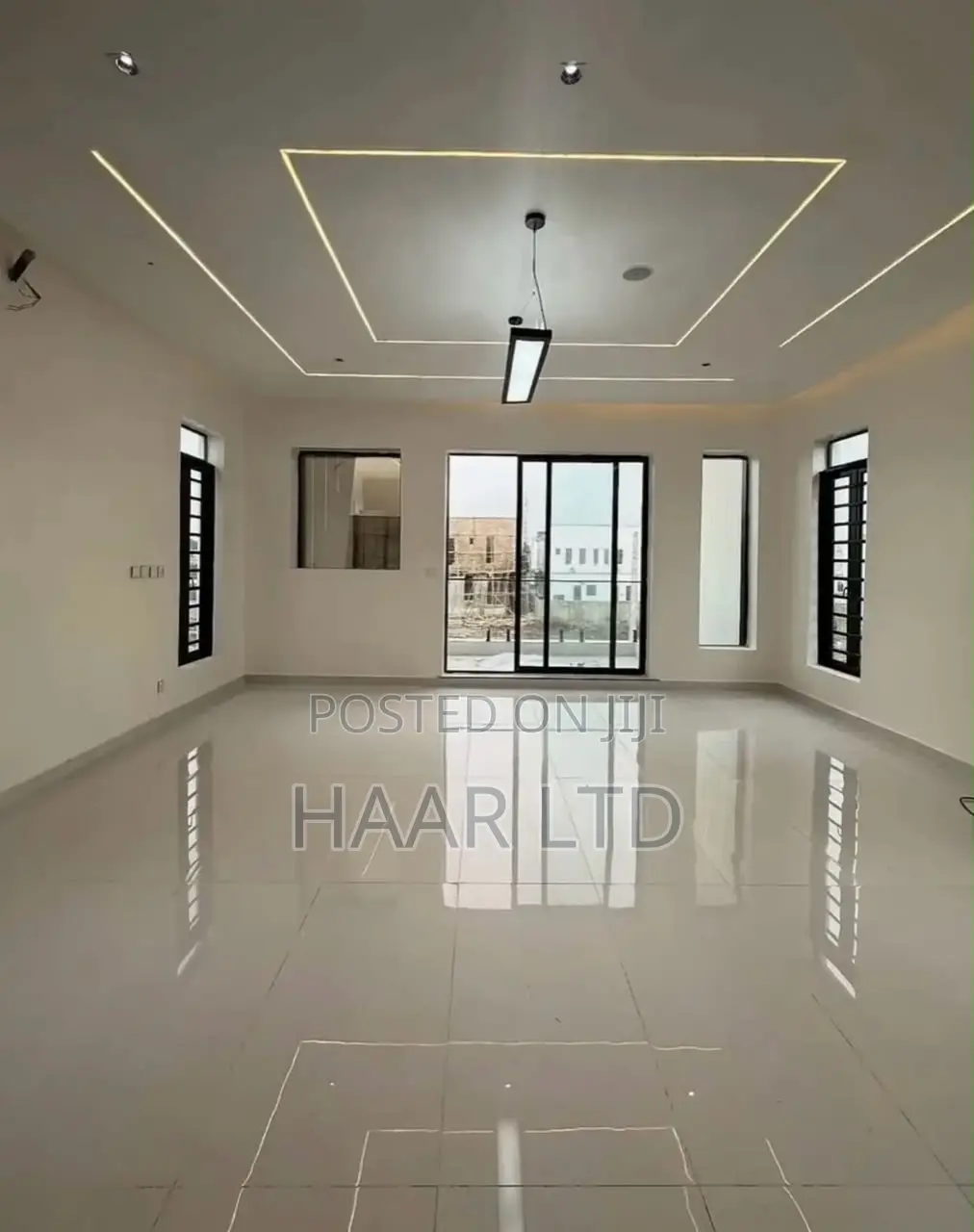 5bdrm Duplex in Lekki Phase 2 for sale in Lekki Phase 2