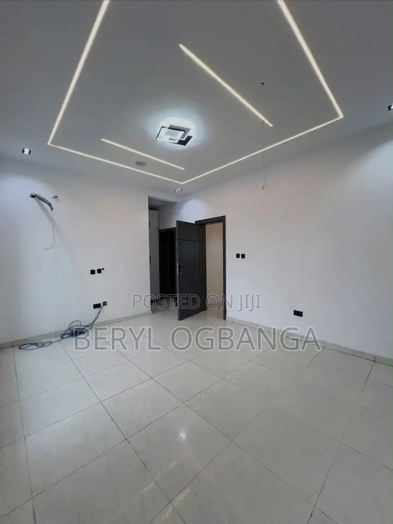 4bdrm Duplex in Lekki Phase 2 for sale in Lekki Phase 2