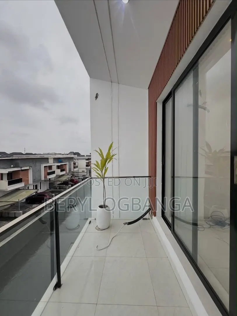 4bdrm Duplex in Lekki Phase 2 for sale in Lekki Phase 2