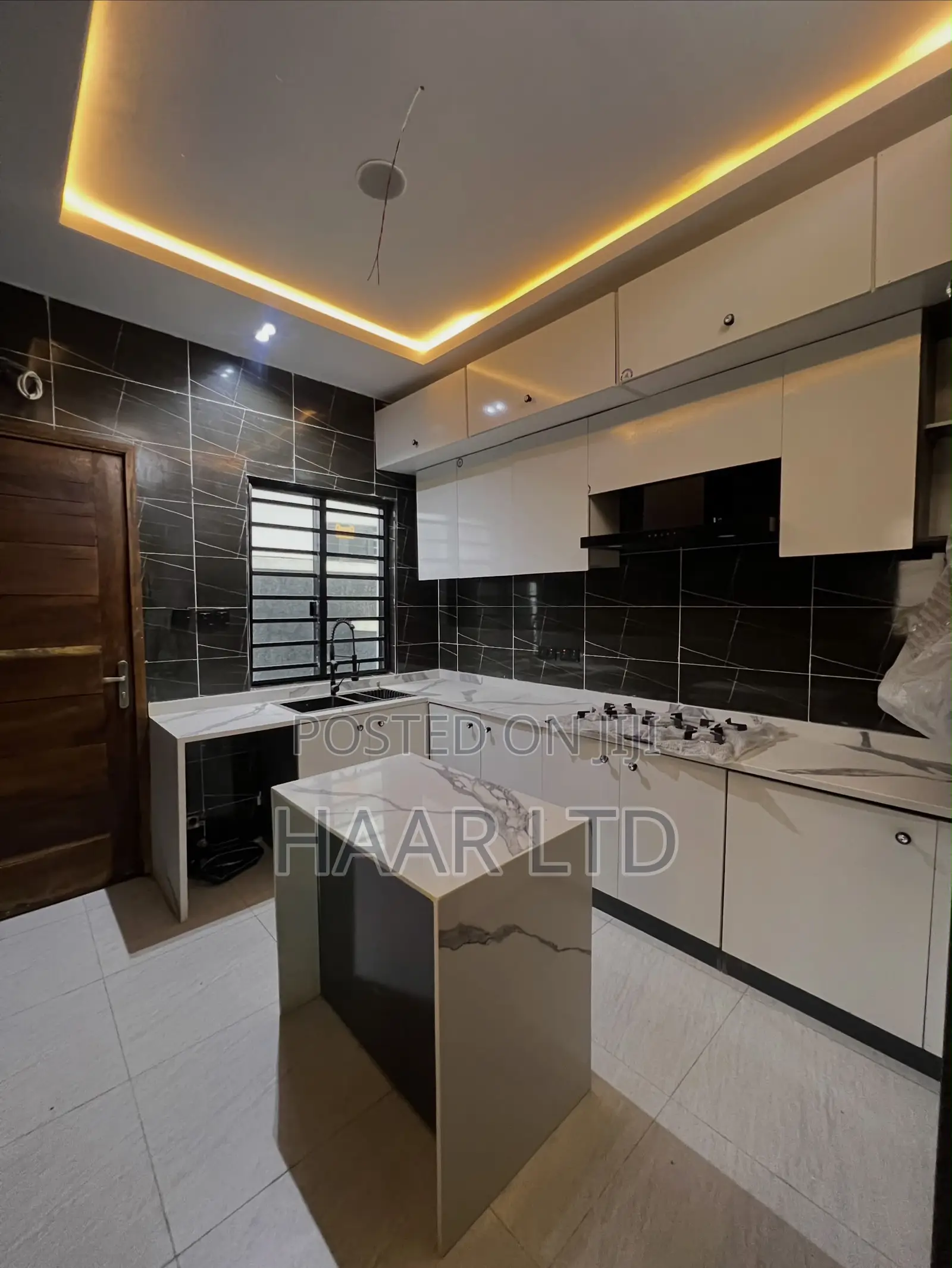 4bdrm Duplex in Lekki Phase 2 for sale in Lekki Phase 2