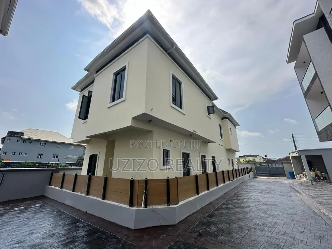 4bdrm Duplex in Ogunfayo, Awoyaya for sale in Awoyaya