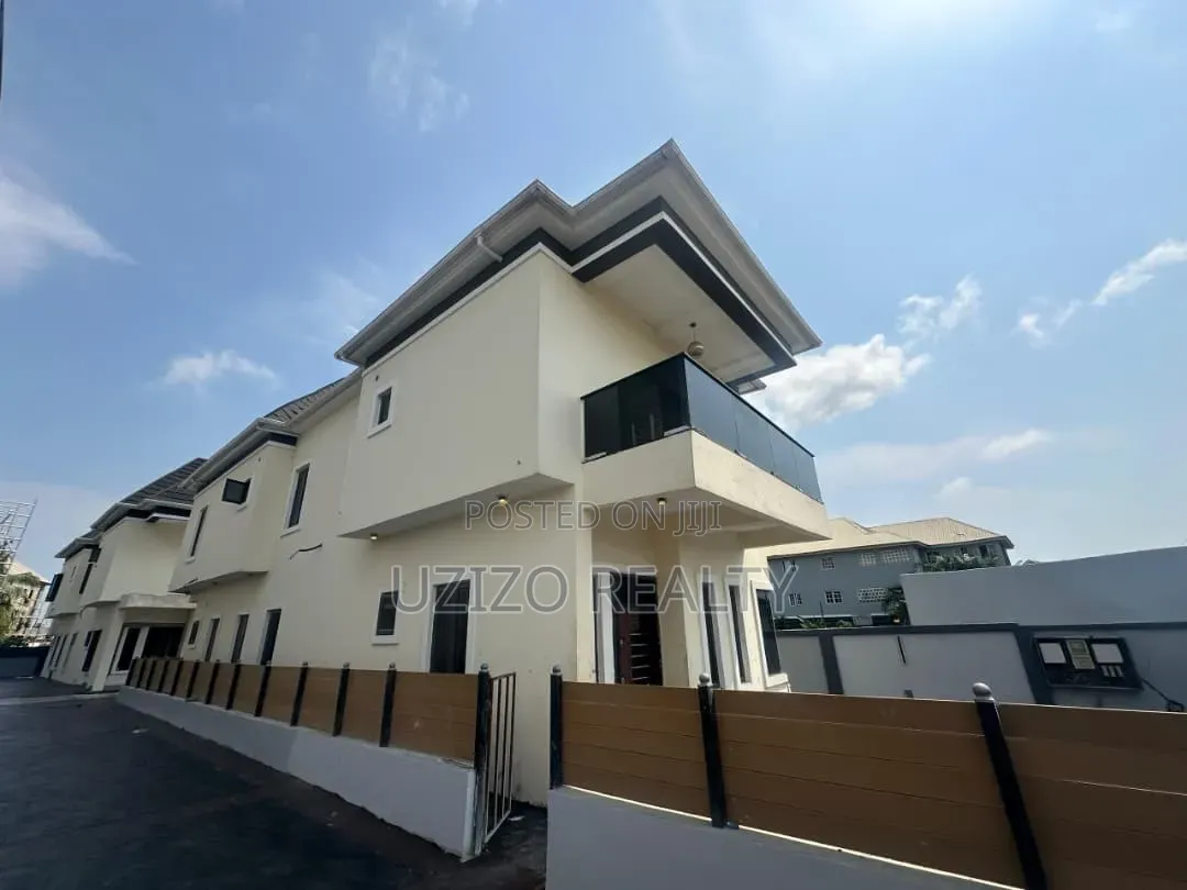 4bdrm Duplex in Ogunfayo, Awoyaya for sale in Awoyaya
