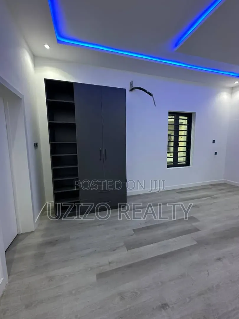 4bdrm Duplex in Ogunfayo, Awoyaya for sale in Awoyaya