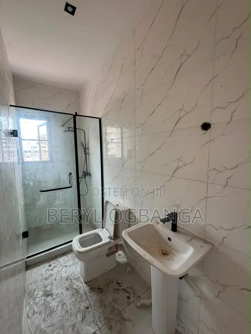 4bdrm Duplex in Lekki Phase 1 for rent in Lekki Phase 1