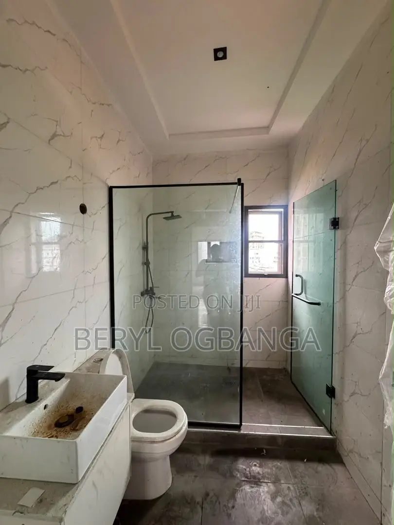 4bdrm Duplex in Lekki Phase 1 for rent in Lekki Phase 1
