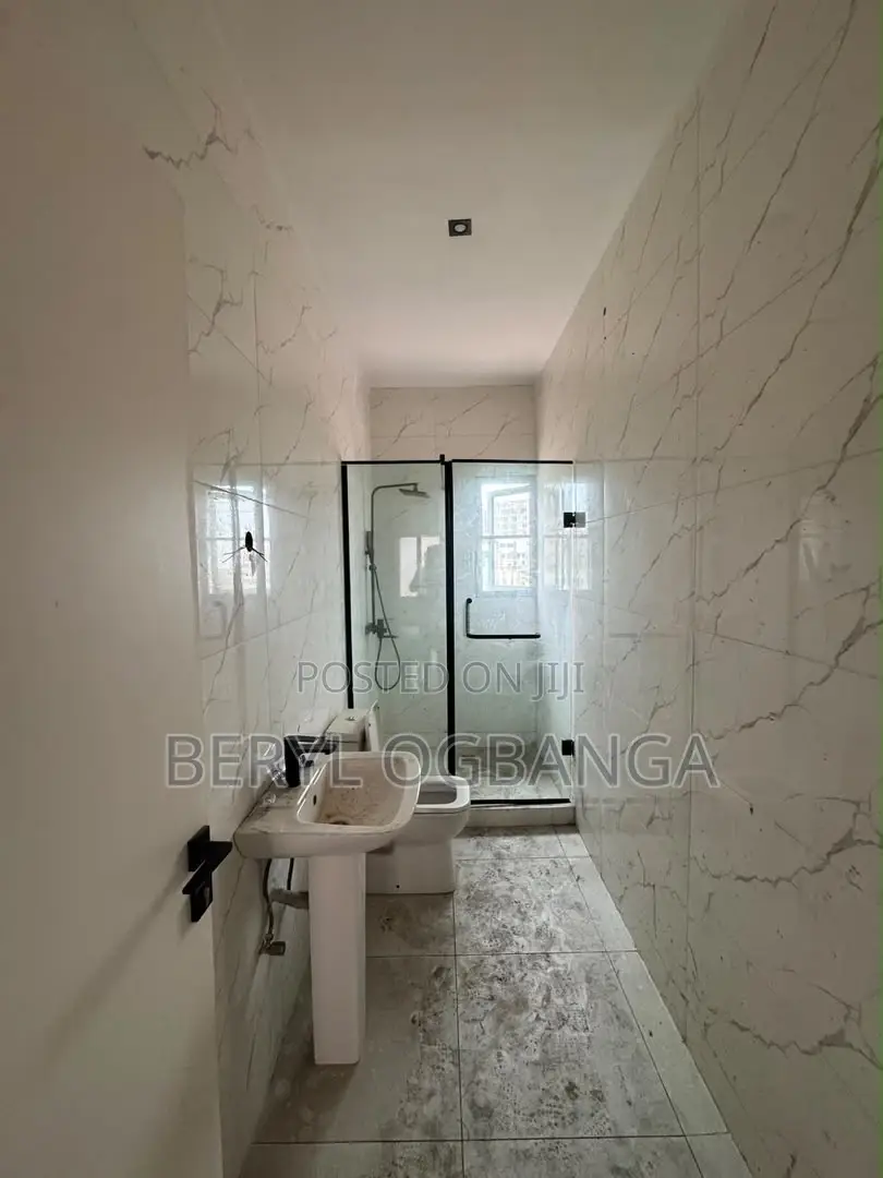 4bdrm Duplex in Lekki Phase 1 for rent in Lekki Phase 1