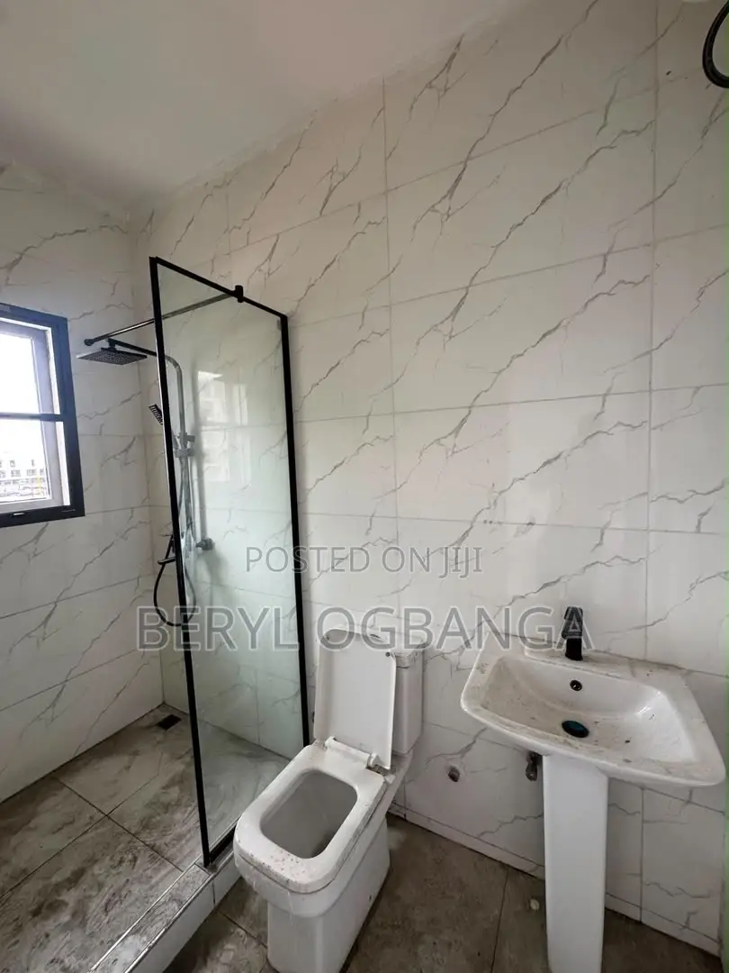 4bdrm Duplex in Lekki Phase 1 for rent in Lekki Phase 1
