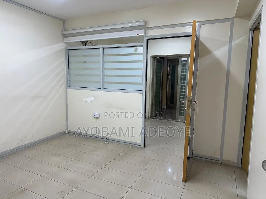 195sqm Office/Shop at Oniru Victoria Island in Lekki Phase 1