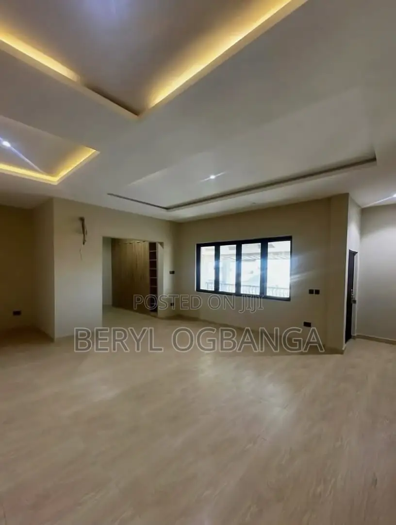 5bdrm Penthouse in Lekki Phase 1 for rent in Lekki Phase 1