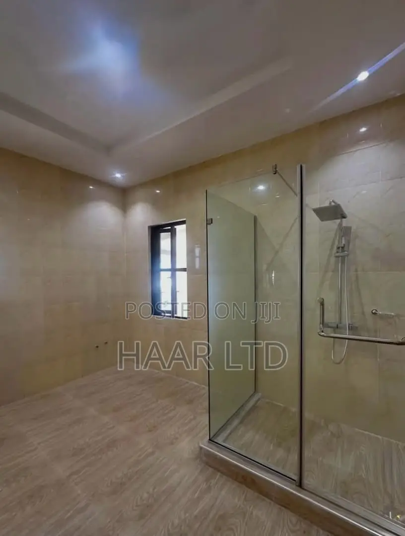 5bdrm Penthouse in Lekki Phase 1 for rent in Lekki Phase 1