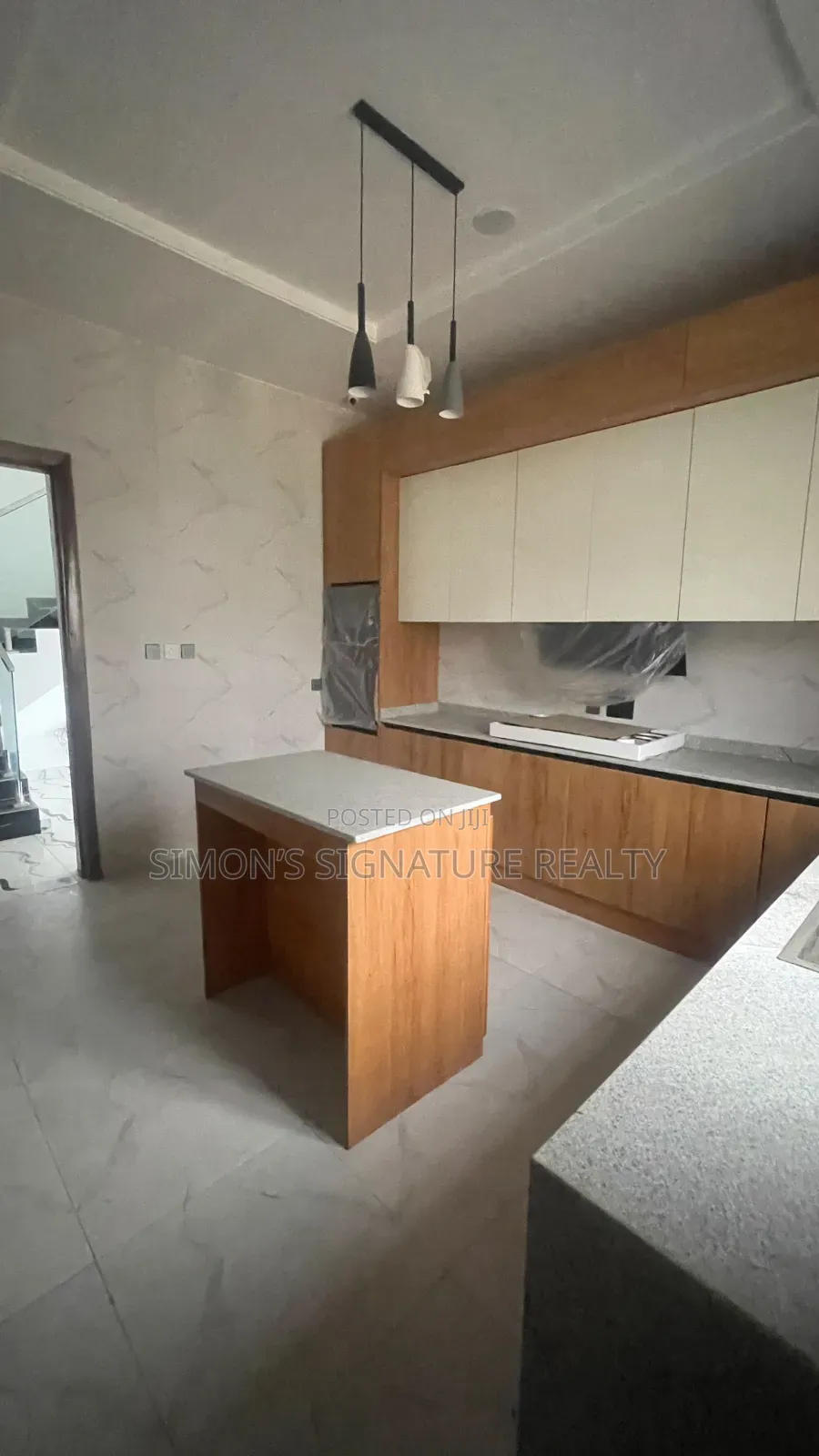 4bdrm Duplex in New Road, Idado for sale in Idado