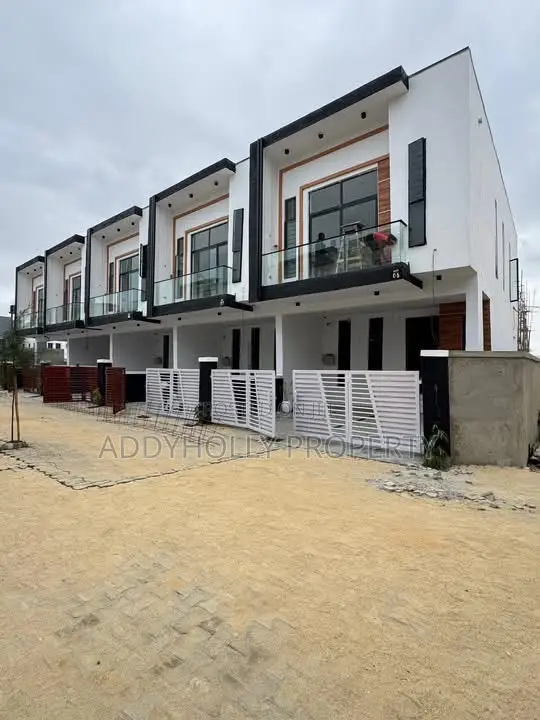 4bdrm Duplex in Ikota for sale in Ikota