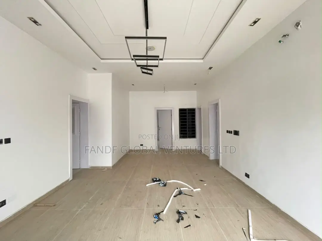 3bdrm Block of Flats in Ikeja GRA for sale in Ikeja GRA