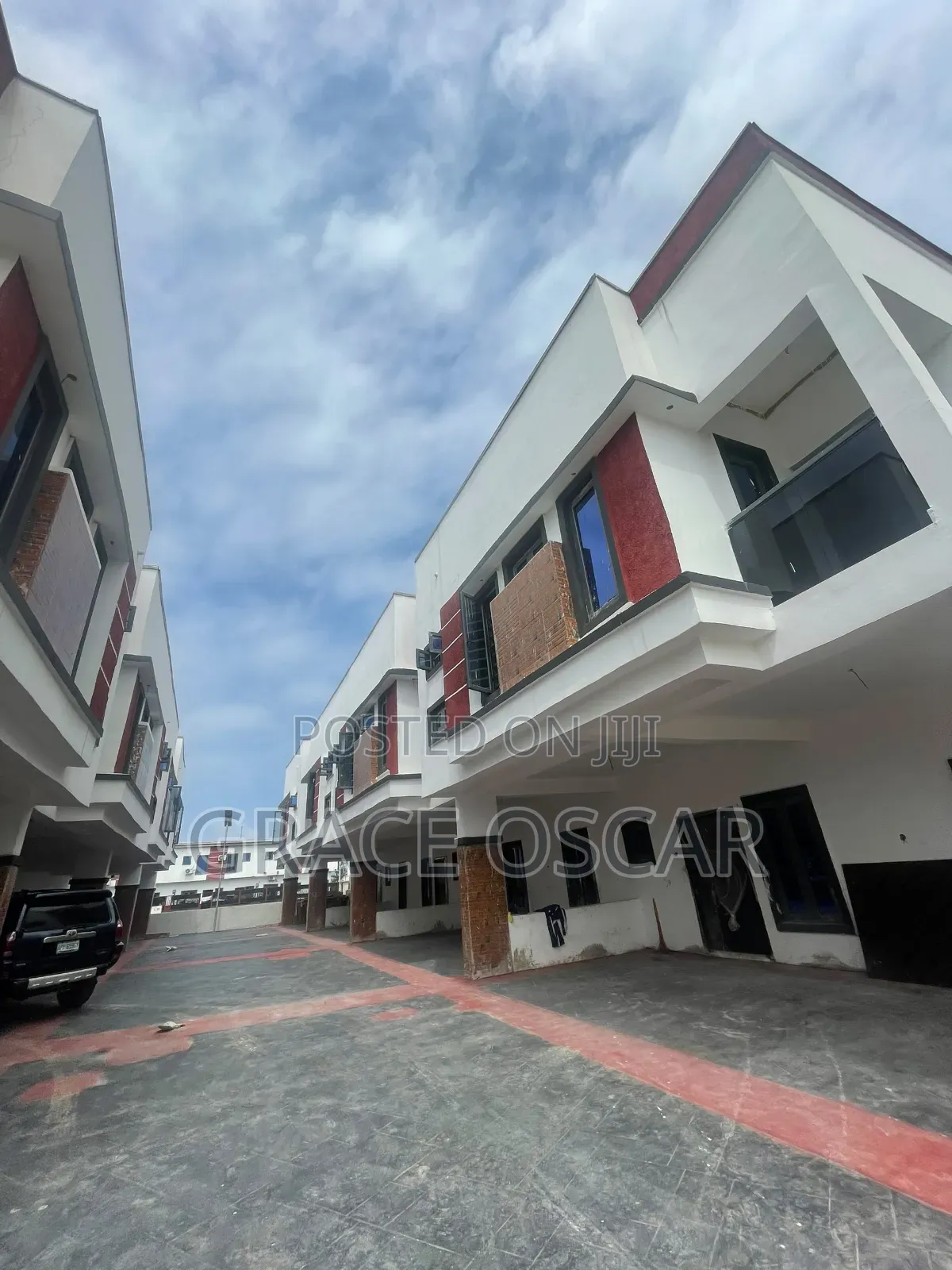 4bdrm Duplex in Lekki Expressway for sale in Lekki Expressway