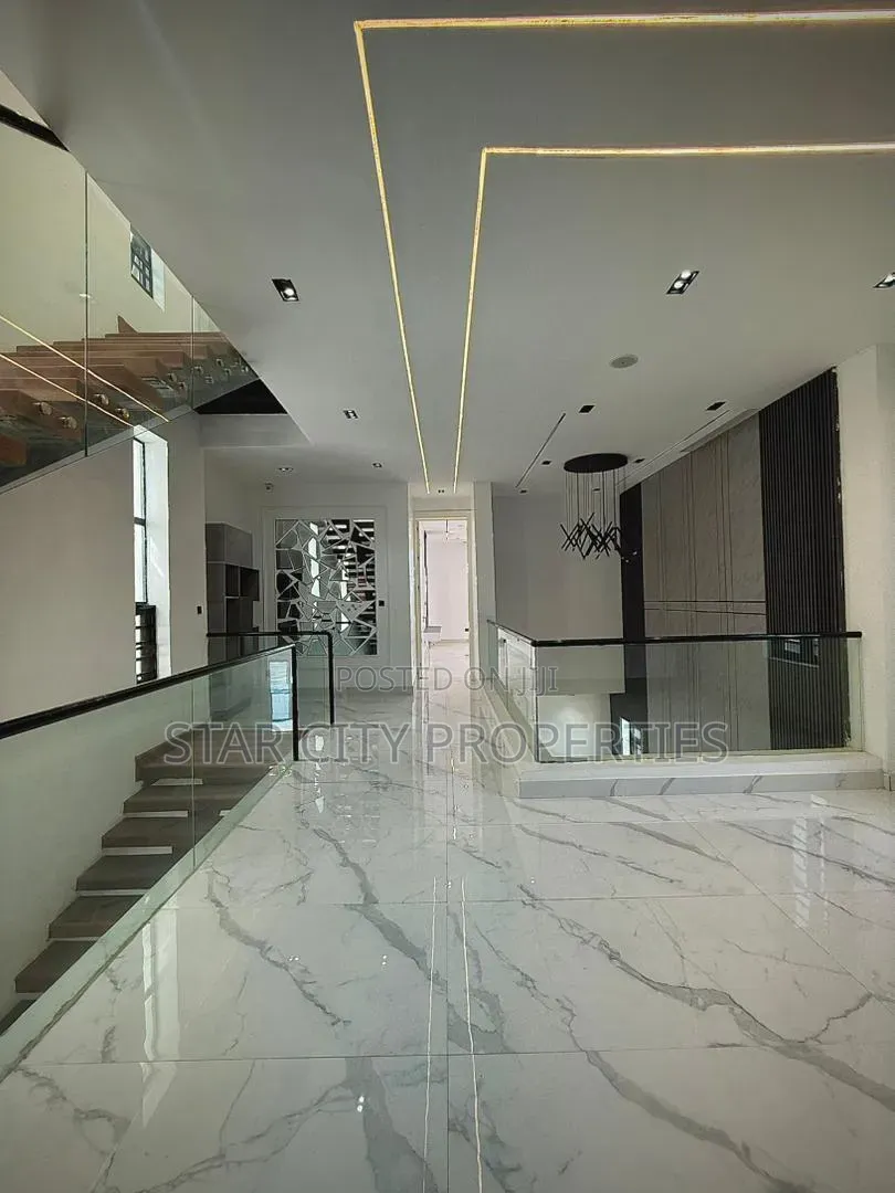 5bdrm Duplex in Freedom Way, Lekki Phase 1 for sale in Lekki Phase 1
