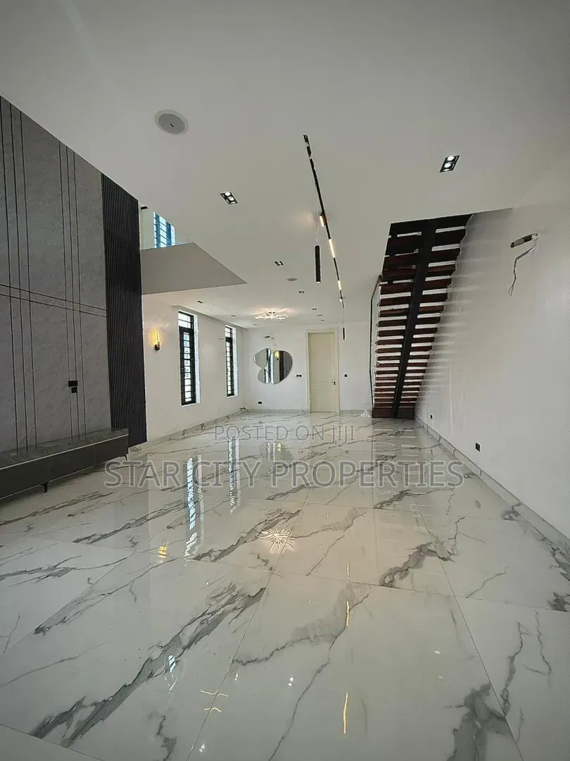 5bdrm Duplex in Freedom Way, Lekki Phase 1 for sale in Lekki Phase 1